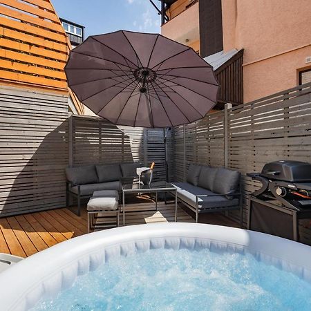 Terrace Apartment With 5 Rooms, Whirlpool And Bbq Augsburg Dış mekan fotoğraf