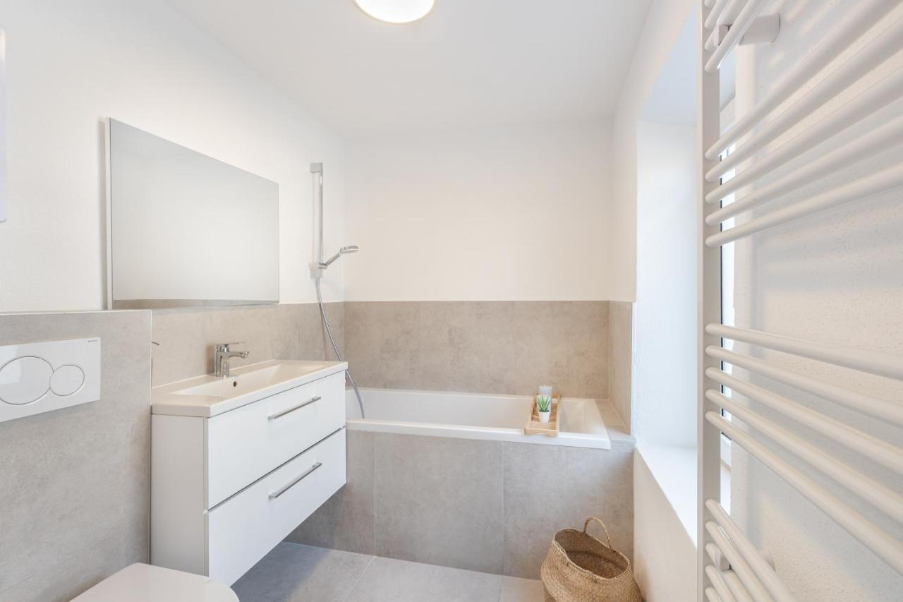 Terrace Apartment With 5 Rooms, Whirlpool And Bbq Augsburg Dış mekan fotoğraf